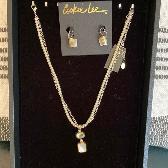 NWT Womens Cookie Lee Genuine MOP Necklace & Earrings - Picture 1 of 14